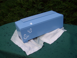 Fötensarg 45 cm hellblau mit Schmetterlingen